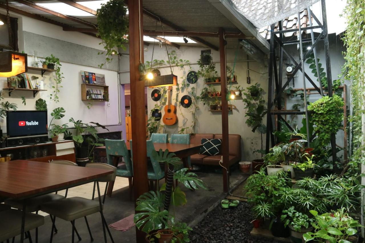 Semeru Hostel Malang (Adults Only) Exterior photo