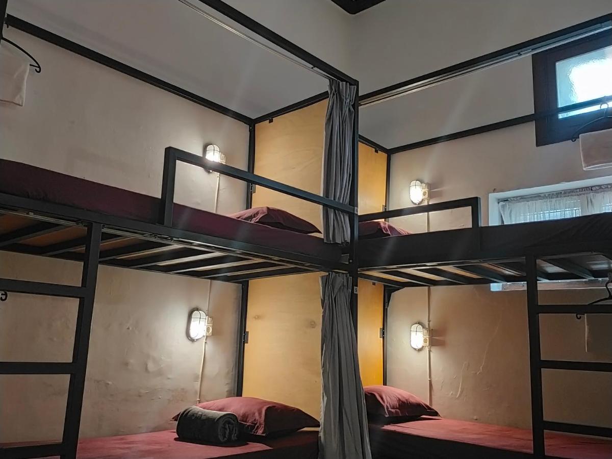 Semeru Hostel Malang (Adults Only) Exterior photo