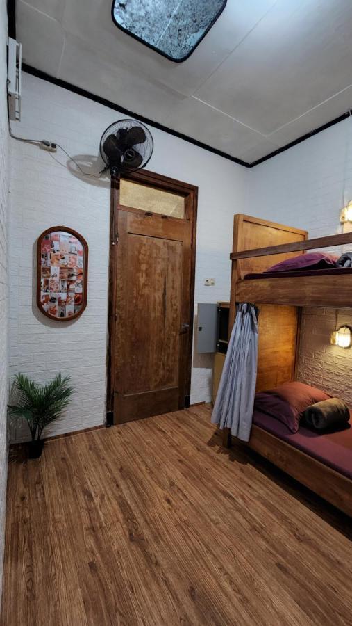 Semeru Hostel Malang (Adults Only) Exterior photo