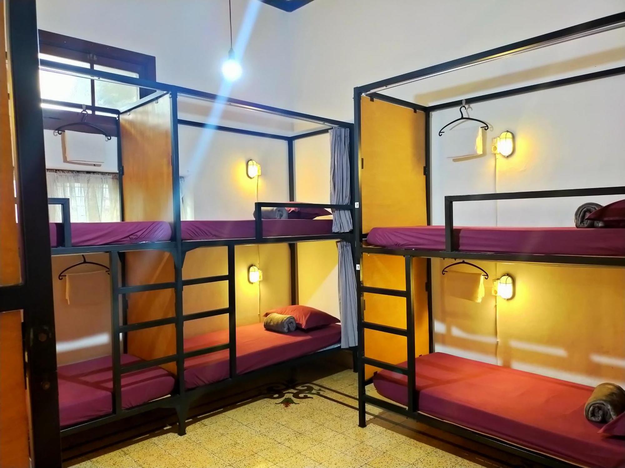 Semeru Hostel Malang (Adults Only) Exterior photo